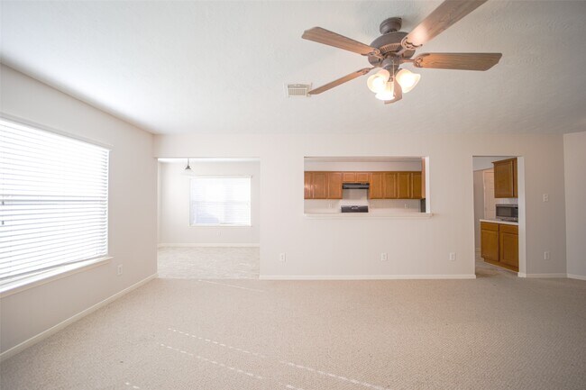 Foto del edificio - 8003 Beech Park Ln