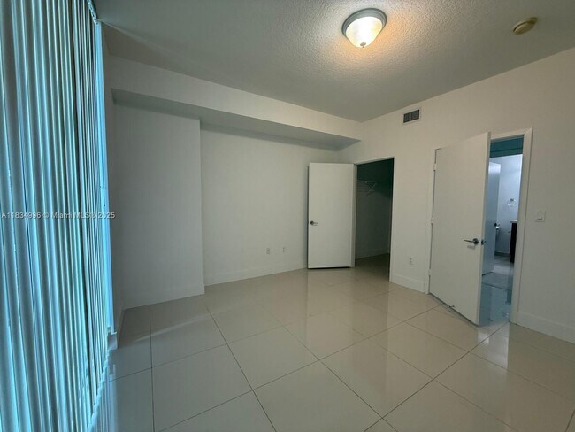 Foto del edificio - 1111 SW 1st Ave
