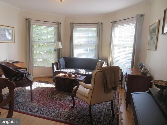 Foto del edificio - 446 Nutley St NW