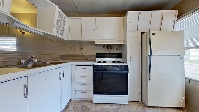 Building Photo - Mobile Home