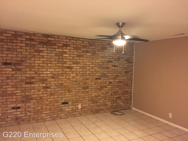 Building Photo - 1 br, 1 bath Apartment - 224 Ave F