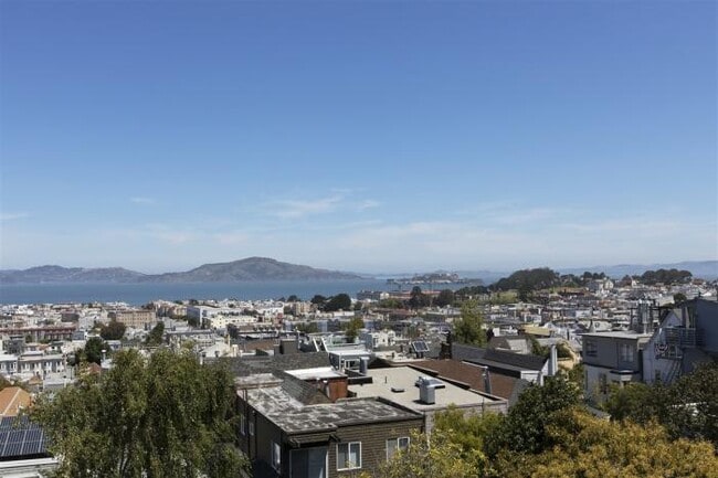 Building Photo - 2 bedroom in San Francisco CA 94123