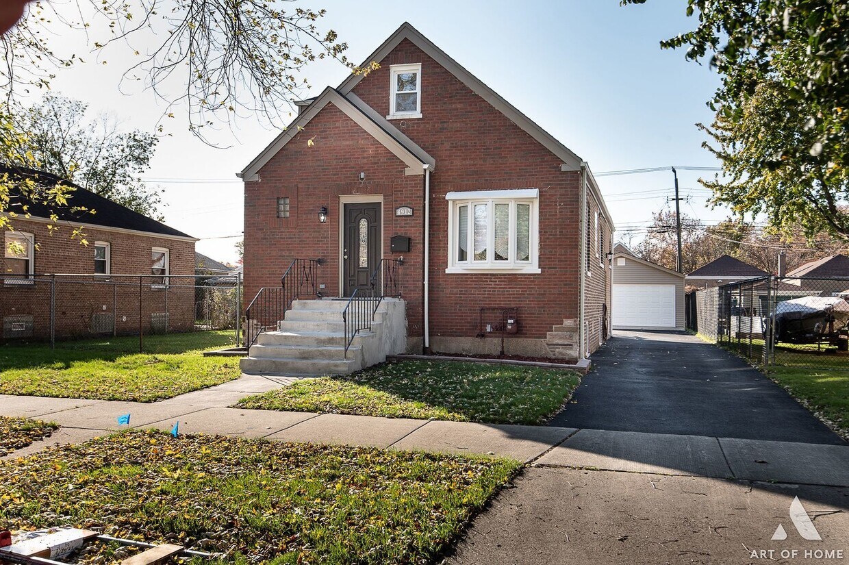 Primary Photo - 4912 S Lamon Ave
