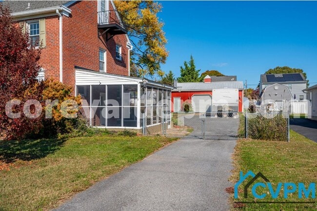 Photo - 16 2nd Ave S House