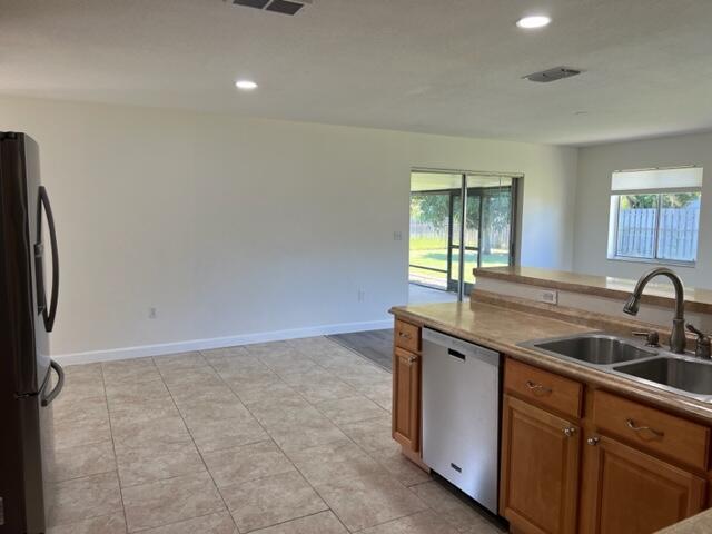 Building Photo - 2125 Windsor Dr