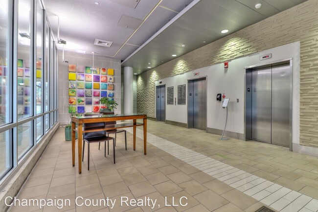 Foto del edificio - 1 br, 1 bath House - 301 N. Neil St. 905