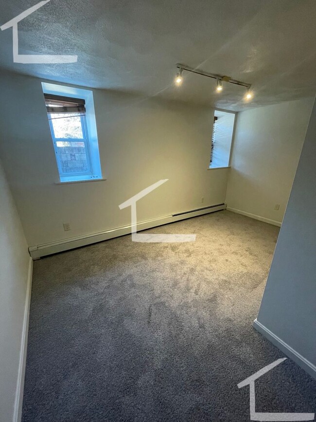 Foto del edificio - Super Affordable Two Bedroom Brighton/Alls...