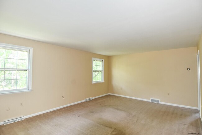 Building Photo - 48 CHAPEL Ln