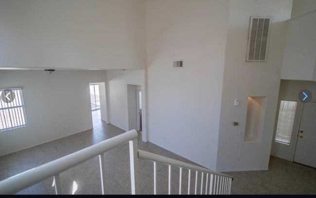 Building Photo - 2420 Silver Shadow Dr