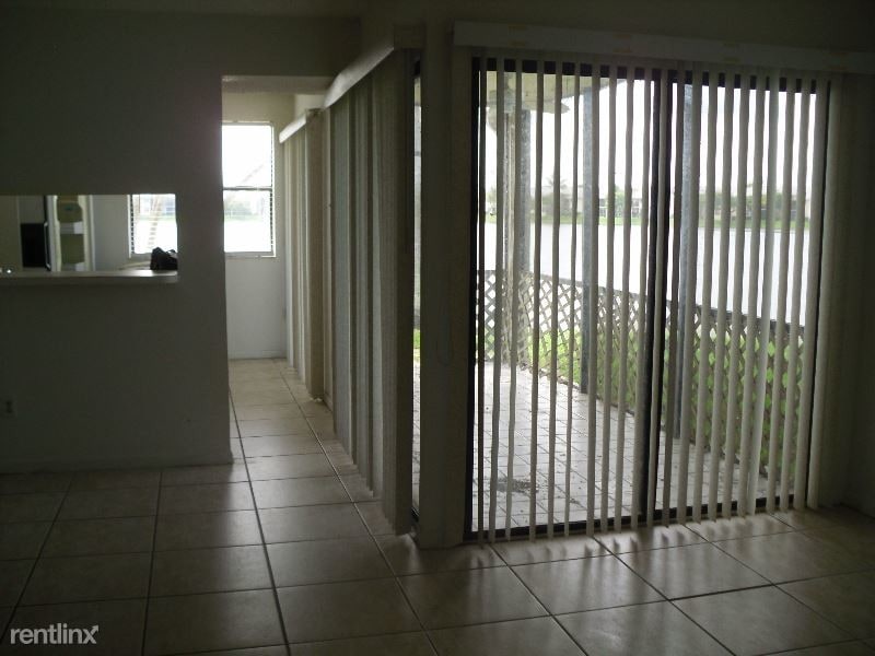 Primary Photo - 1400 Jefferson Dr