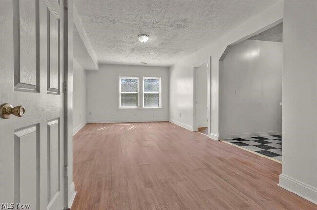 Building Photo - 317 E 156th St