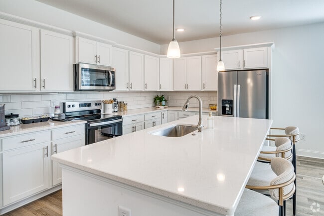 The Downing - 1,989SF - Kitchen - Cottages at Thrasher