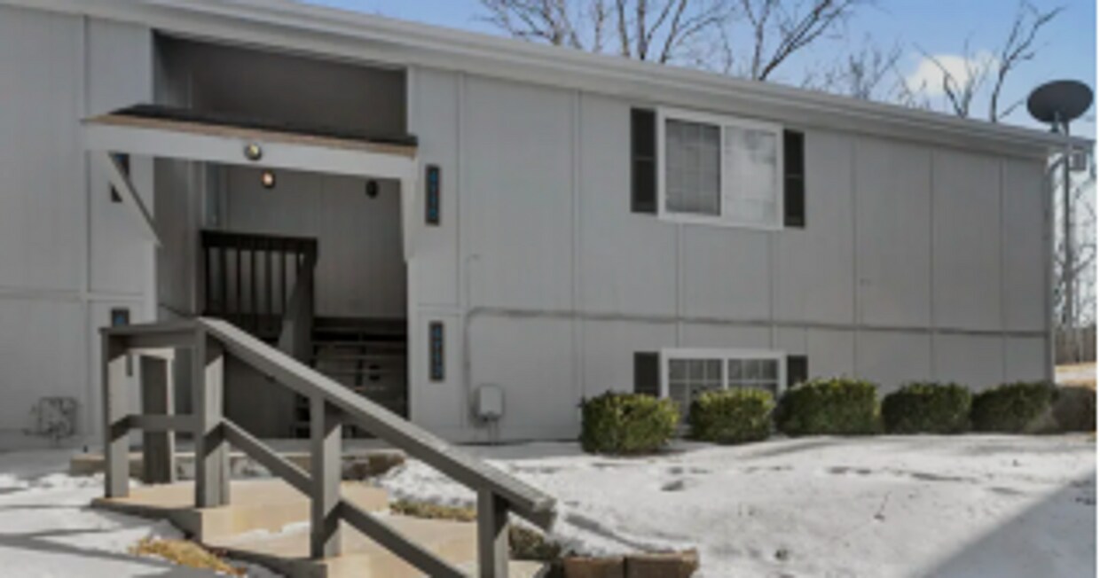 4721 Switzer Ln, Shawnee, KS 66203 House Rental in Shawnee, KS