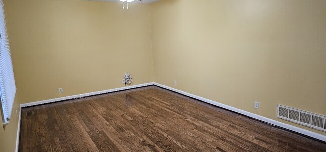 Building Photo - 2701 Patrick Rd