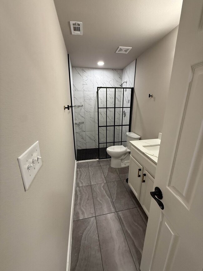 Building Photo - Charming 3-Bedroom Home for Rent in East A...