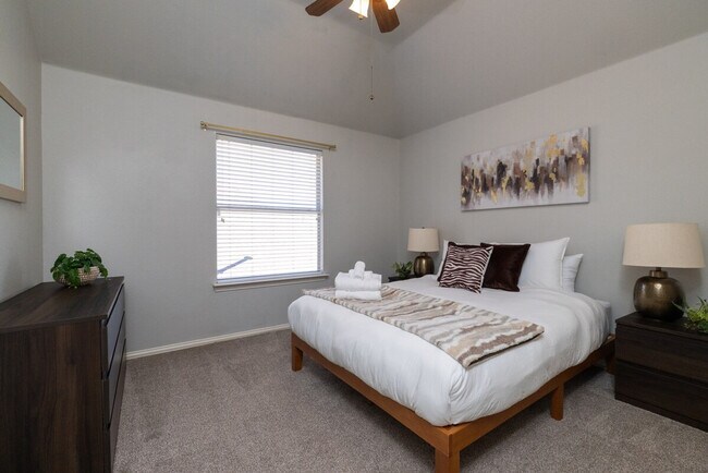 Building Photo - 8862 Beartooth Dr