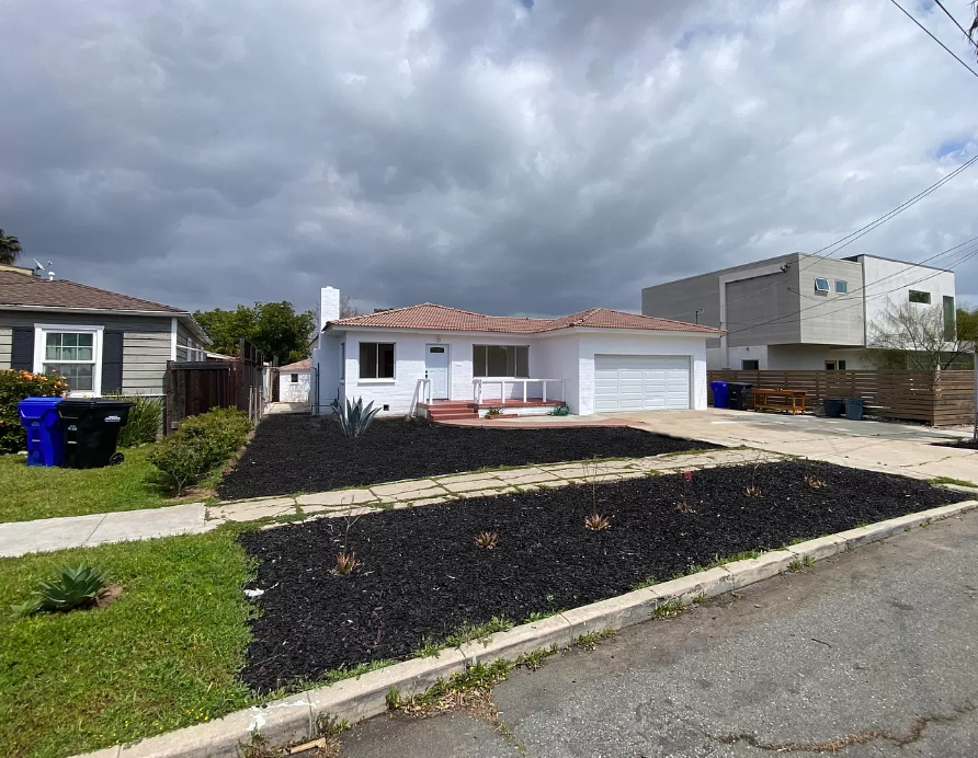 Primary Photo - 5073 E Mountain View Dr