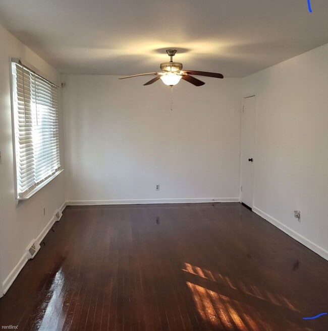 Foto del edificio - 3 br, 1 bath House - 933 Fort Lee Road .
