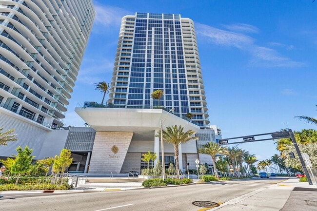 Stunning High-Rise Condo with Ocean Views | Prime Beach Location - Stunning High-Rise Condo with Ocean Views | Prime Beach Location