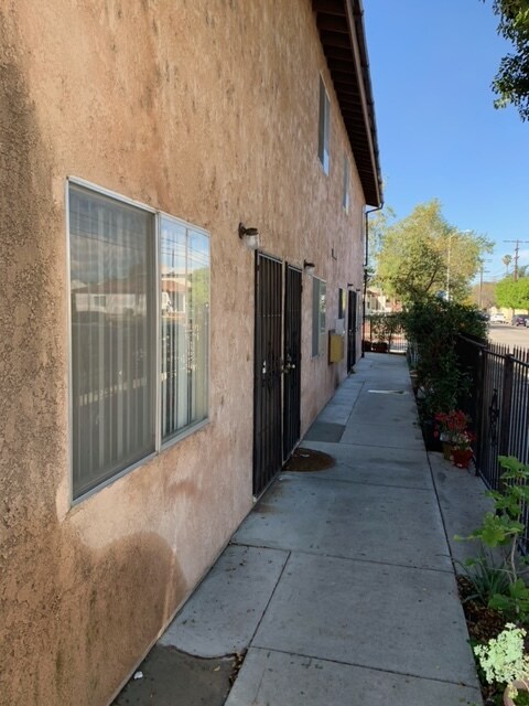 Building Photo - 11520 Archwood St