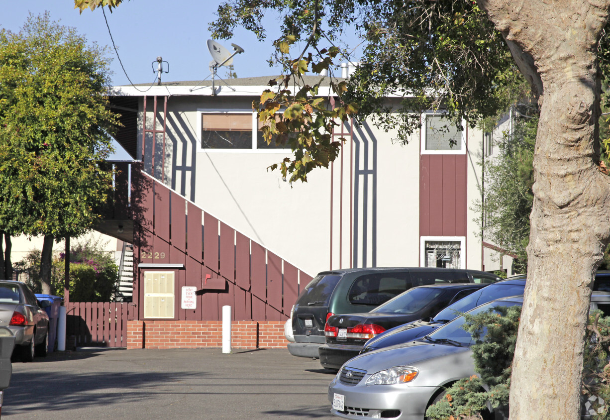 Building Photo - 2229 Central Ave