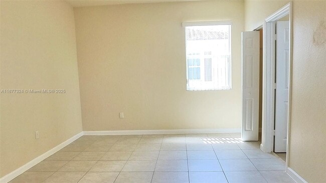 Building Photo - 9204 SW 170th Ct