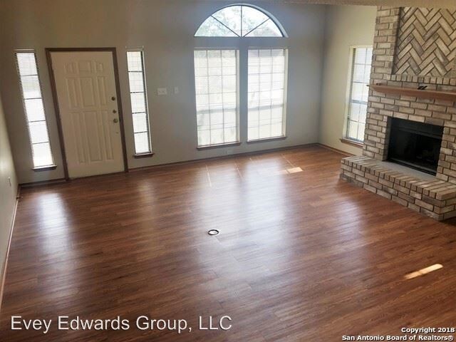 Building Photo - 4 br, 2.5 bath House - 3725 Hillside