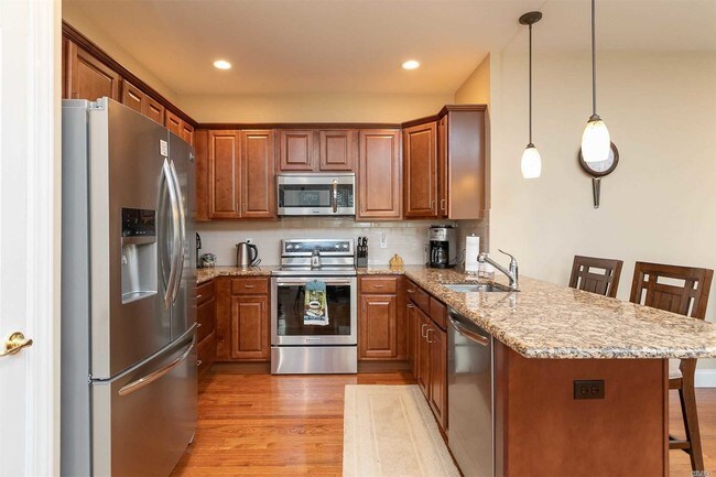 Building Photo - 237 Halley Dr