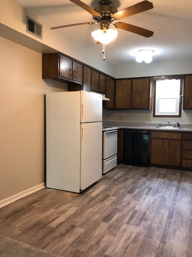 Foto del edificio - 1726 NW Pine Rd