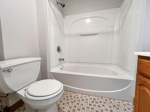 Building Photo - 207 Wethersfield Ave