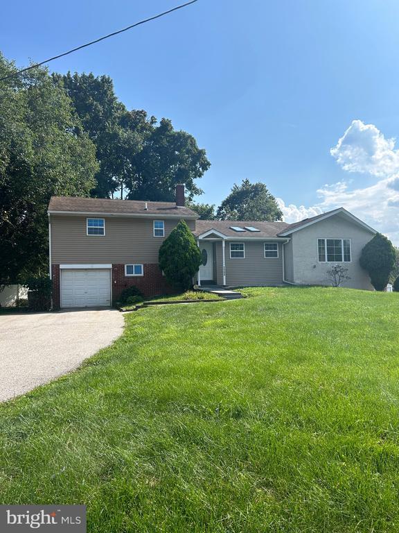 Building Photo - 2560 Betzwood Dr