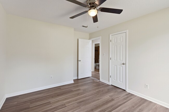 Building Photo - 4323 Woodvalley Pl