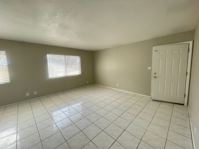 Building Photo - 4880 Pancho Villa Dr