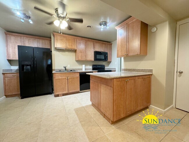 Building Photo - Charming 4-Bedroom Home in Fantastic Neigh...