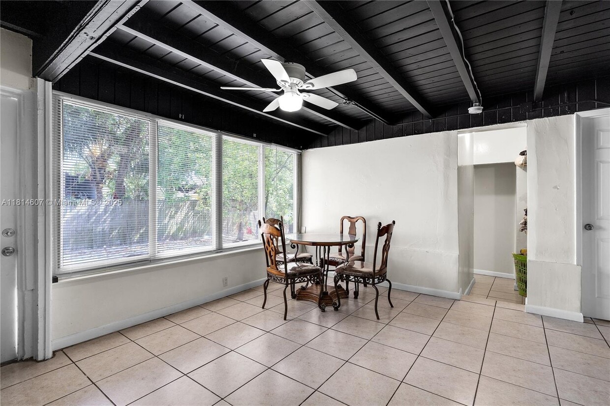 Building Photo - 1185 NW 118th St