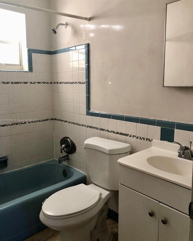 Foto del edificio - 7551 Venetian St