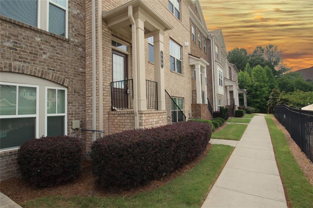 Foto principal - 660 Sunset Park Dr