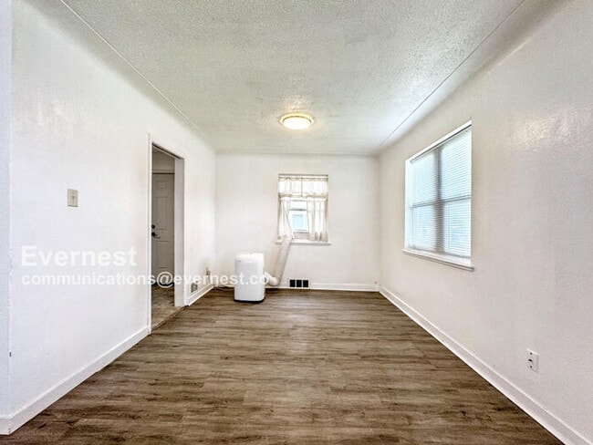 Building Photo - 2836 Monroe St