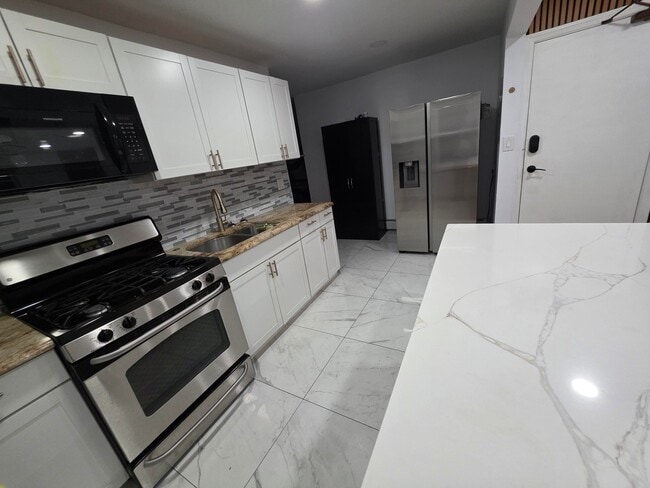 Building Photo - 478 Fabyan Pl