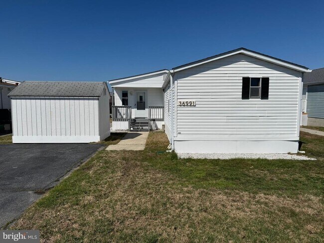 Foto del edificio - 36991 Laws Point Rd