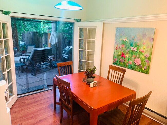 Foto del edificio - 2607 Mapleton Ave