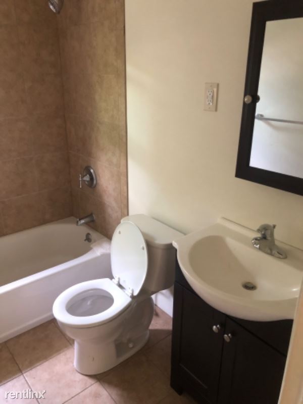 Foto del edificio - 2 br, 1 bath Apartment - 2200 Woodbridge Ave