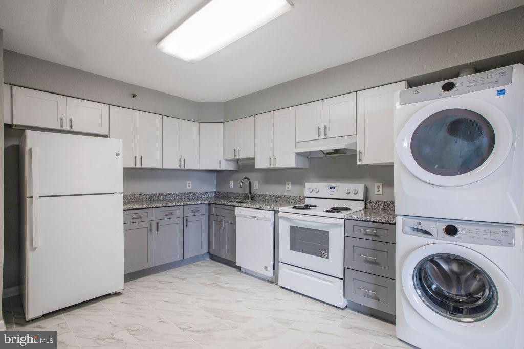Foto principal - 3709 S George Mason Dr