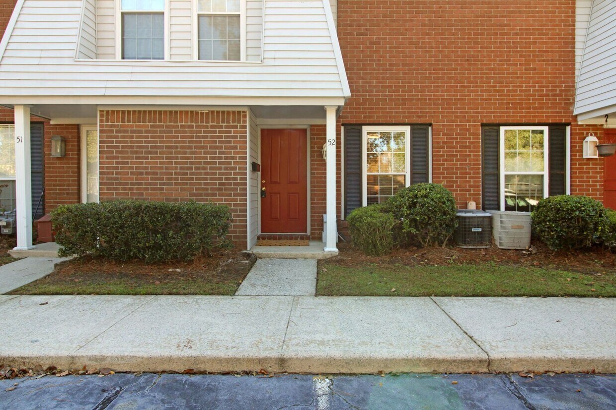 Primary Photo - Knollwood Estates