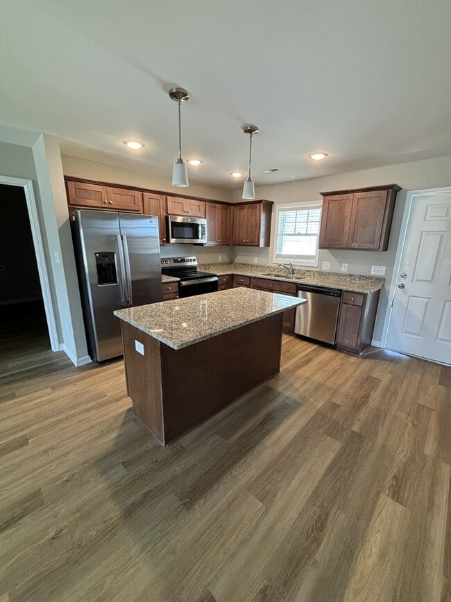 Building Photo - 107 Berkshire Cir
