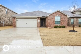 Building Photo - 1000 NW 5th St