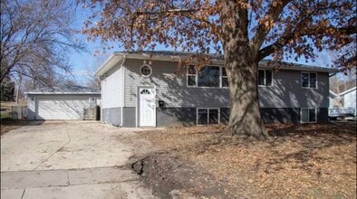 Building Photo - 1019 Higby Dr