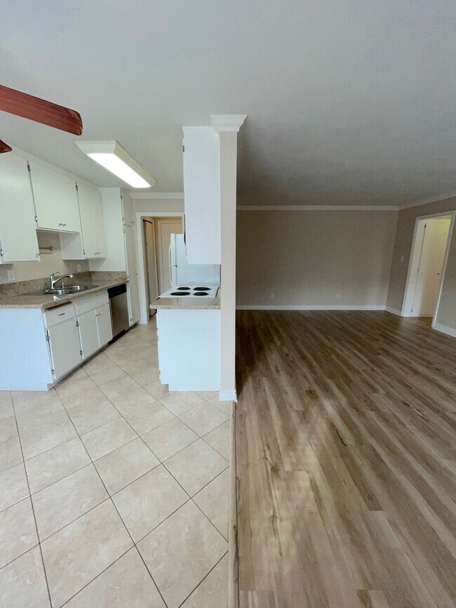 Foto del edificio - 12200 Montecito Rd