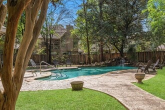Building Photo - 31 N Lakeridge Cir
