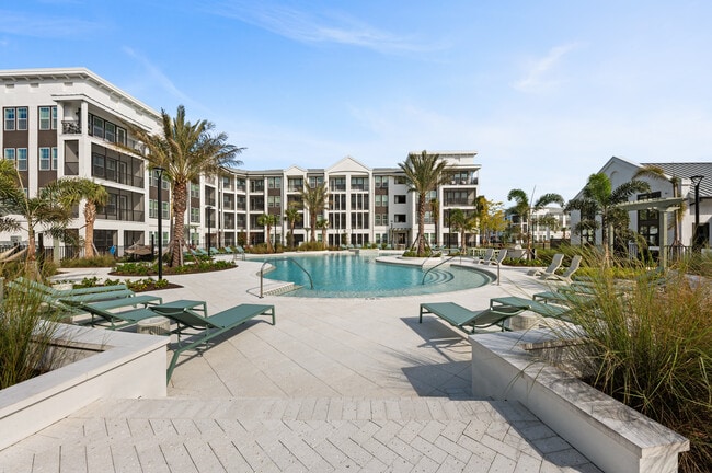 Building Photo - Lunara